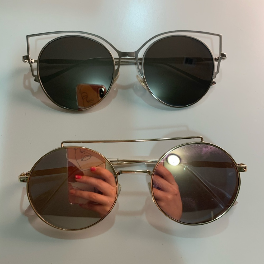 2 pairs of sunglasses
